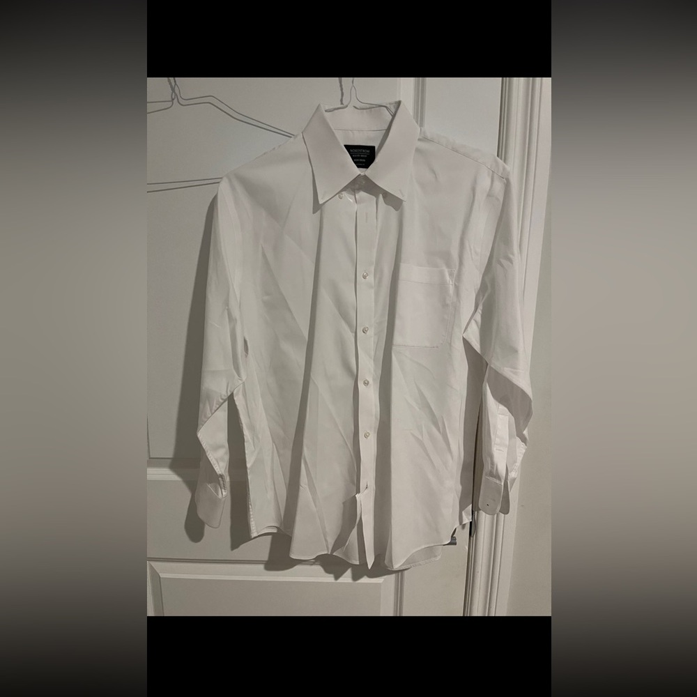Nordstrom Mens Shop Non Iron Traditional Fit Dress Button Down Shirt 32-33/ 16.5